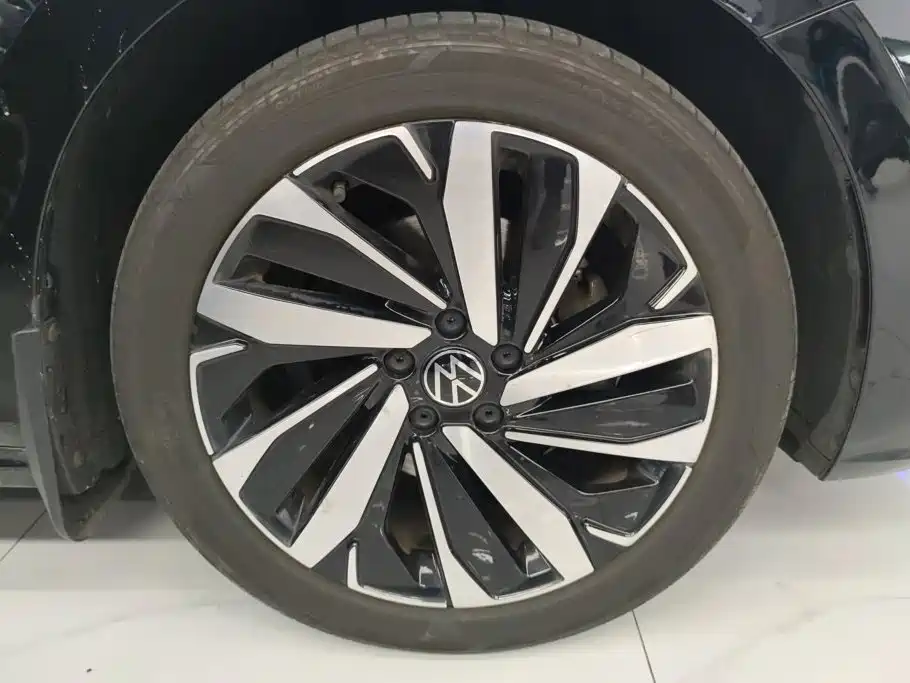 Volkswagen Passat — фото 6