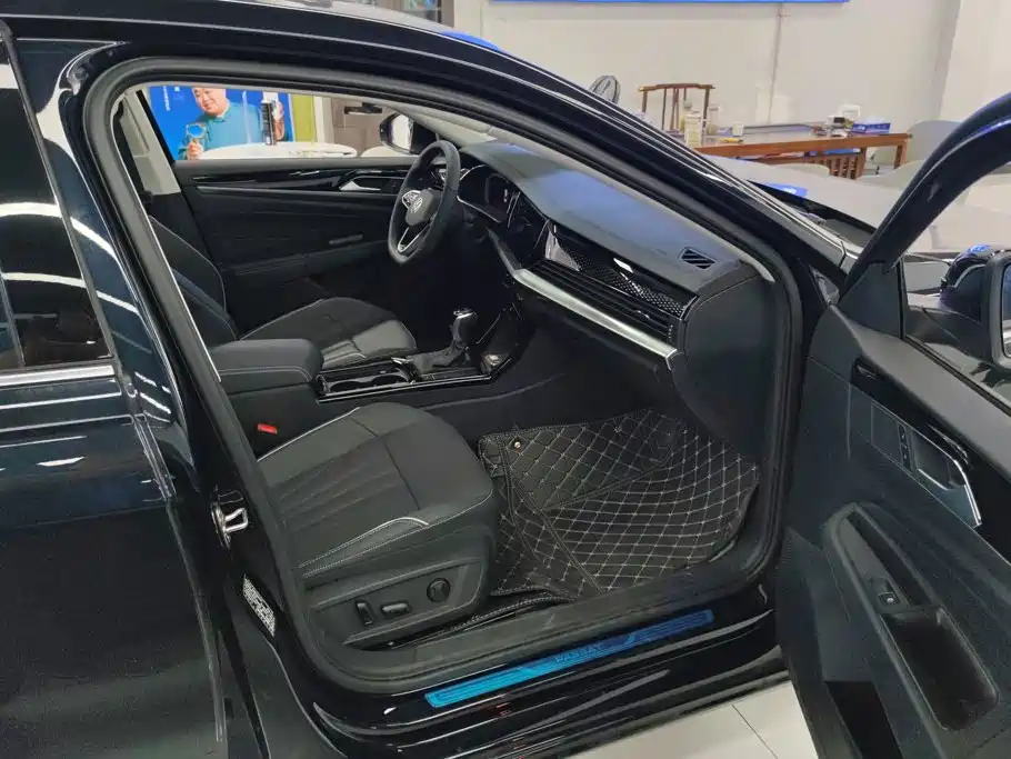 Volkswagen Passat — фото 8