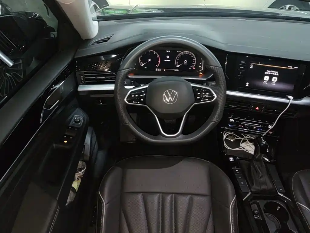 Volkswagen Passat — фото 11