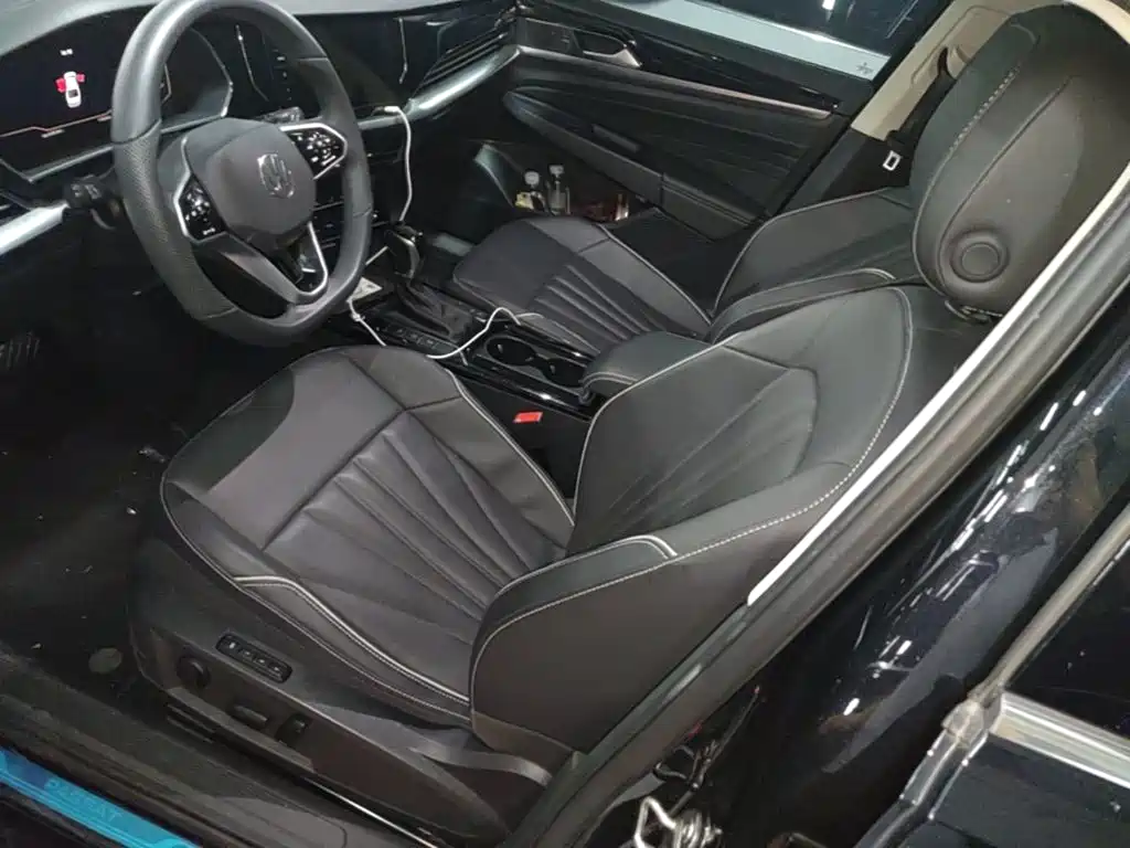 Volkswagen Passat — фото 15