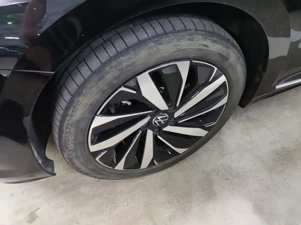 Volkswagen Passat — фото 23