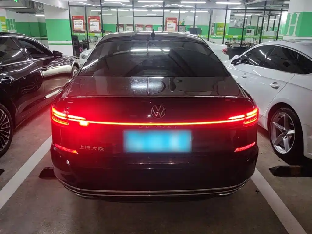 Volkswagen Passat — фото 6