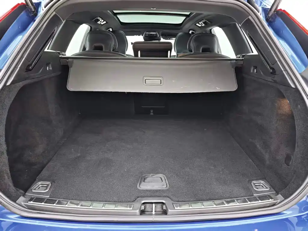 Volvo XC60 — фото 15