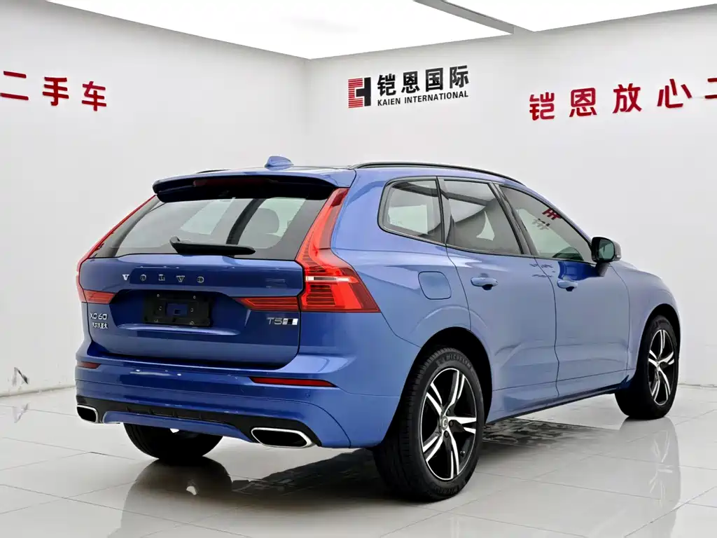 Volvo XC60 — фото 22
