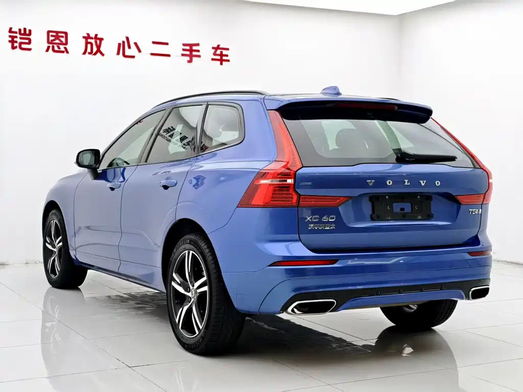 Volvo XC60 — фото 24