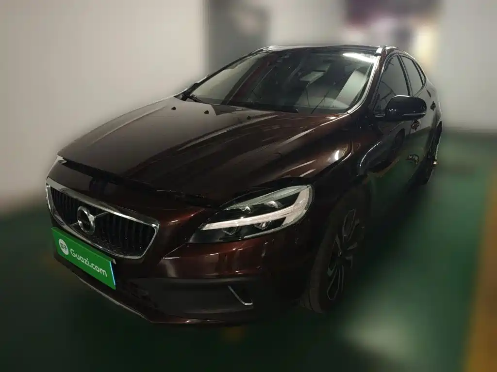 Volvo V40 — фото 2