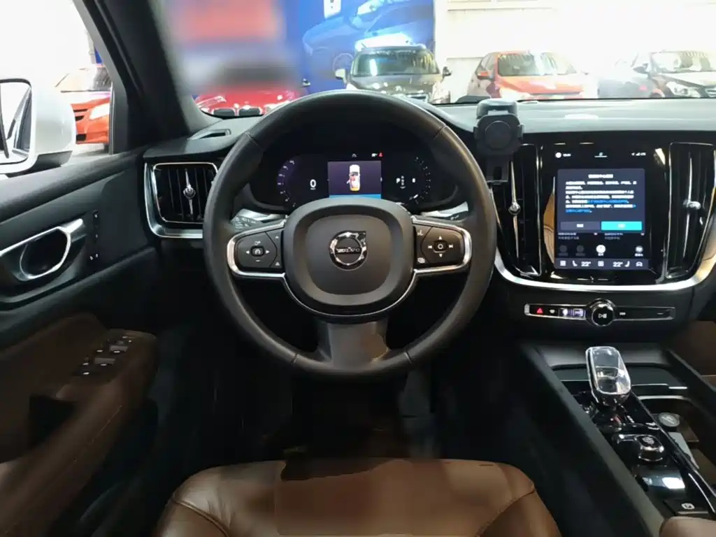 Volvo S60 — фото 11