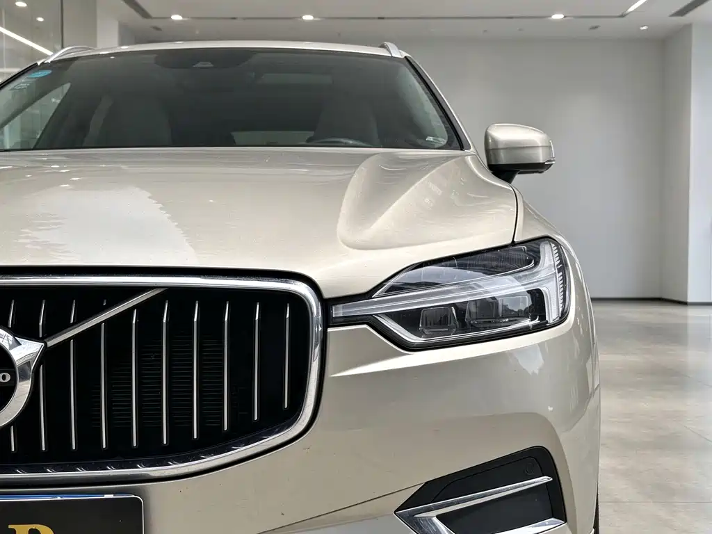 Volvo XC60 — фото 20