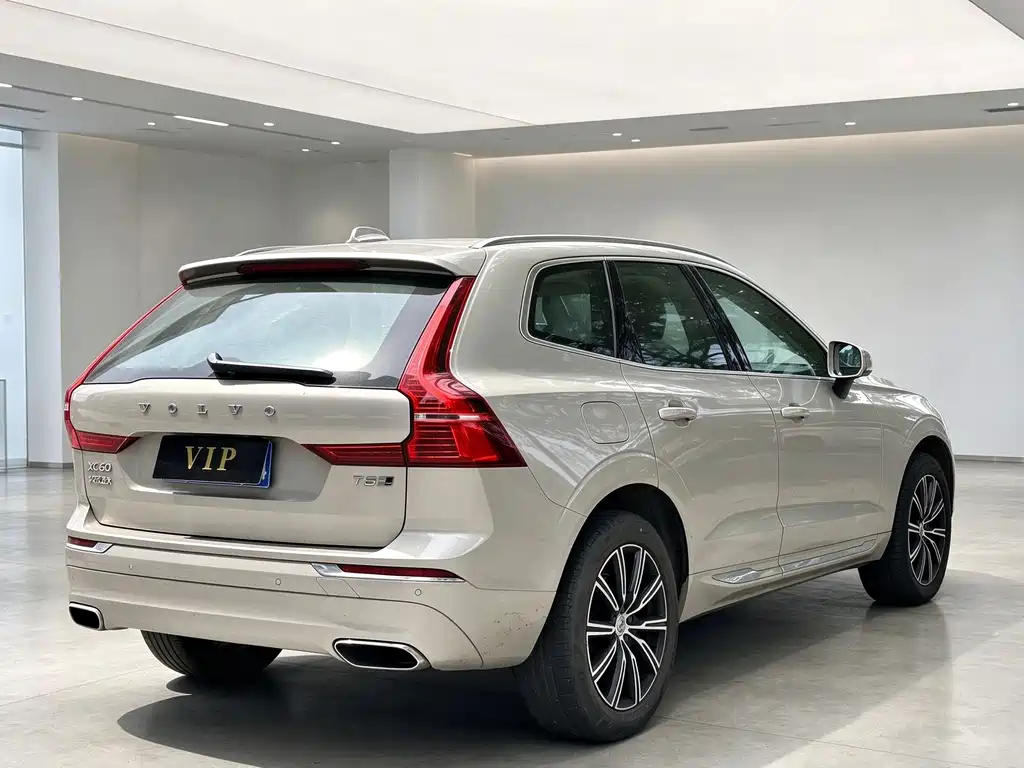 Volvo XC60 — фото 4