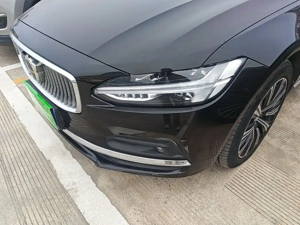 Volvo S90 — фото 24