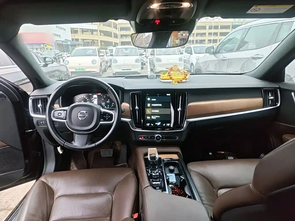 Volvo S90 — фото 10