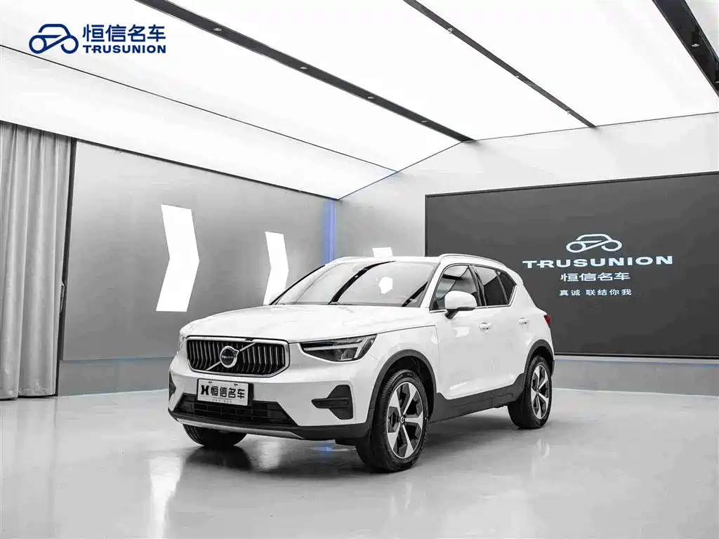 Volvo XC40 — фото 3