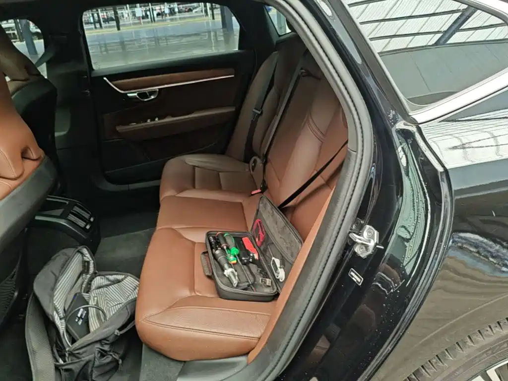 Volvo S90 — фото 17