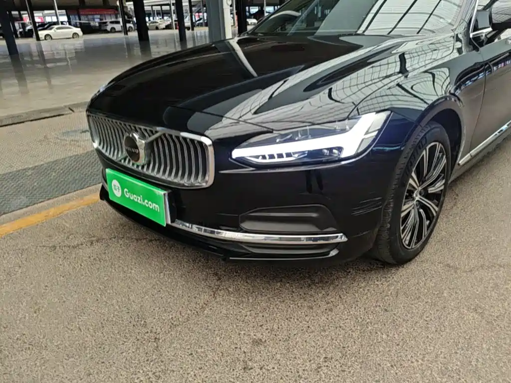 Volvo S90 — фото 24