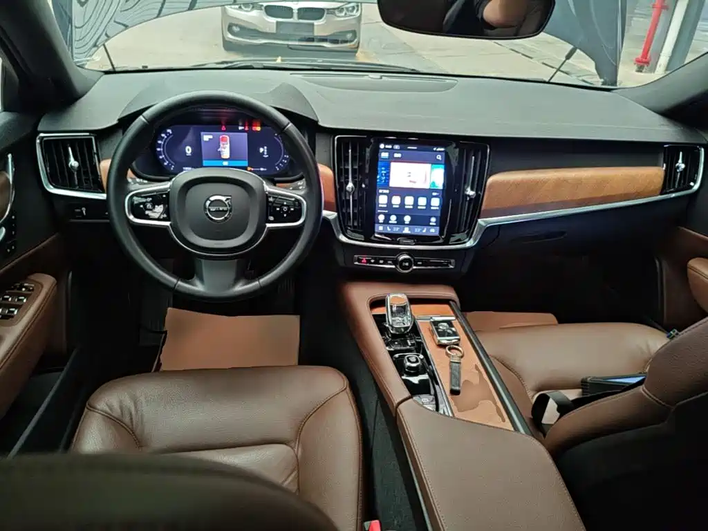 Volvo S90 — фото 10