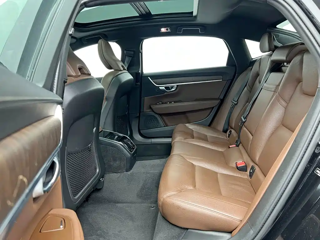 Volvo S90 — фото 14