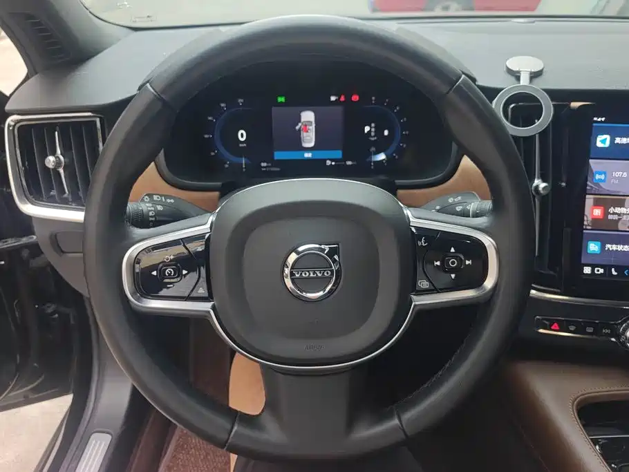 Volvo S90 — фото 15