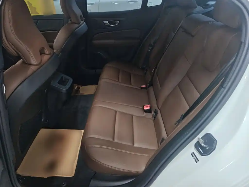 Volvo S60 — фото 17