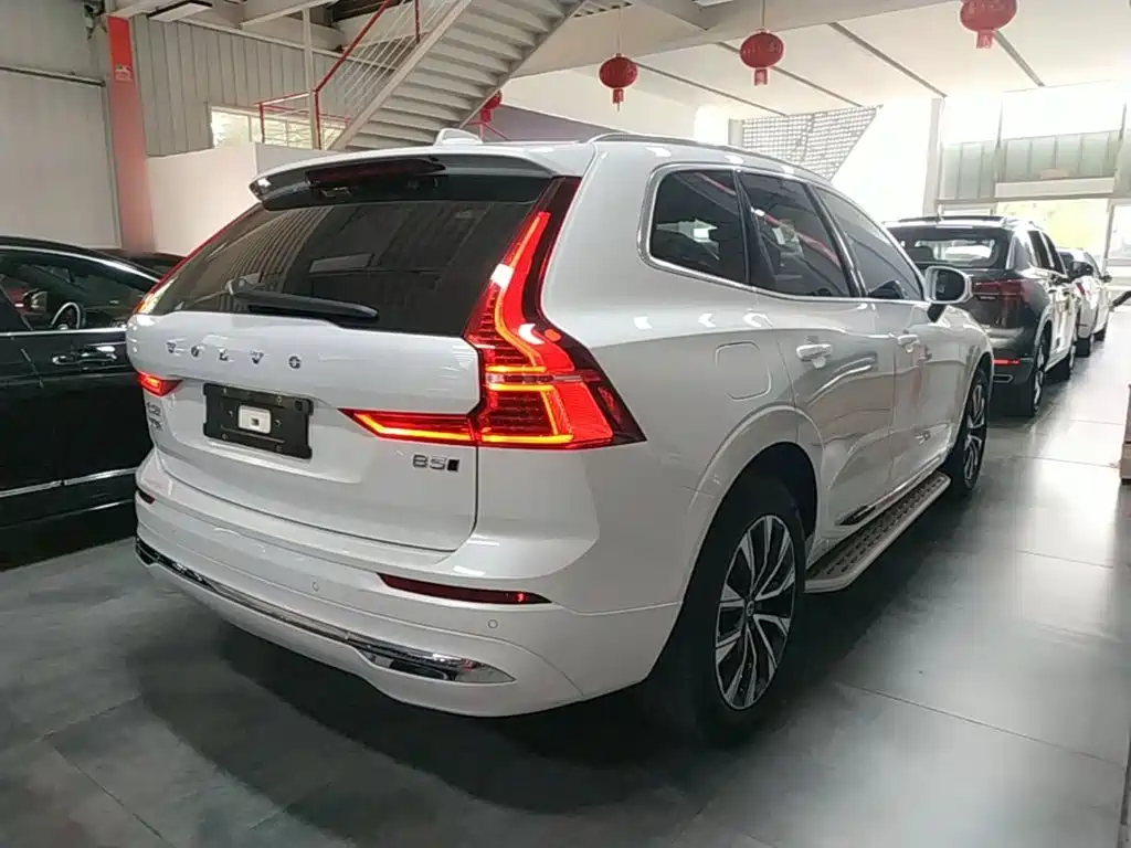 Volvo XC60 — фото 7