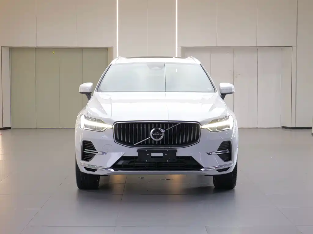 Volvo XC60 PHEV — фото 2