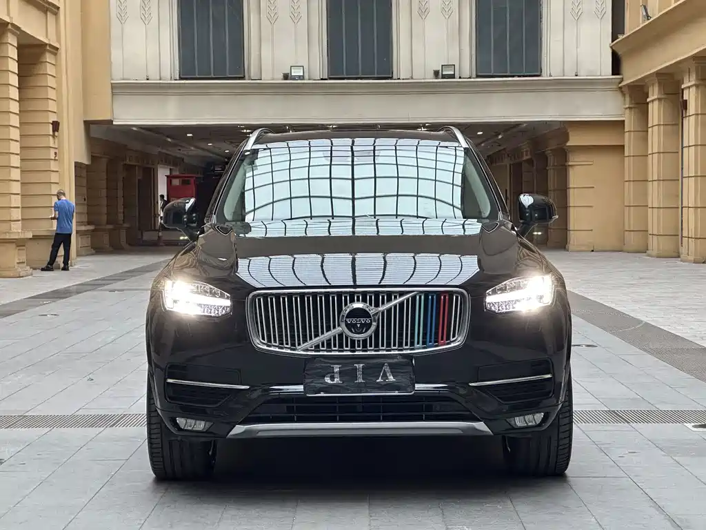 Volvo XC90 — фото 2