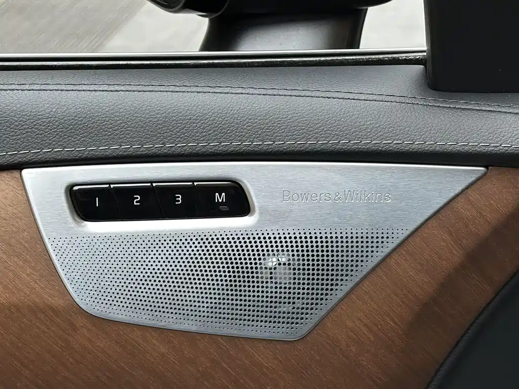 Volvo XC90 — фото 17