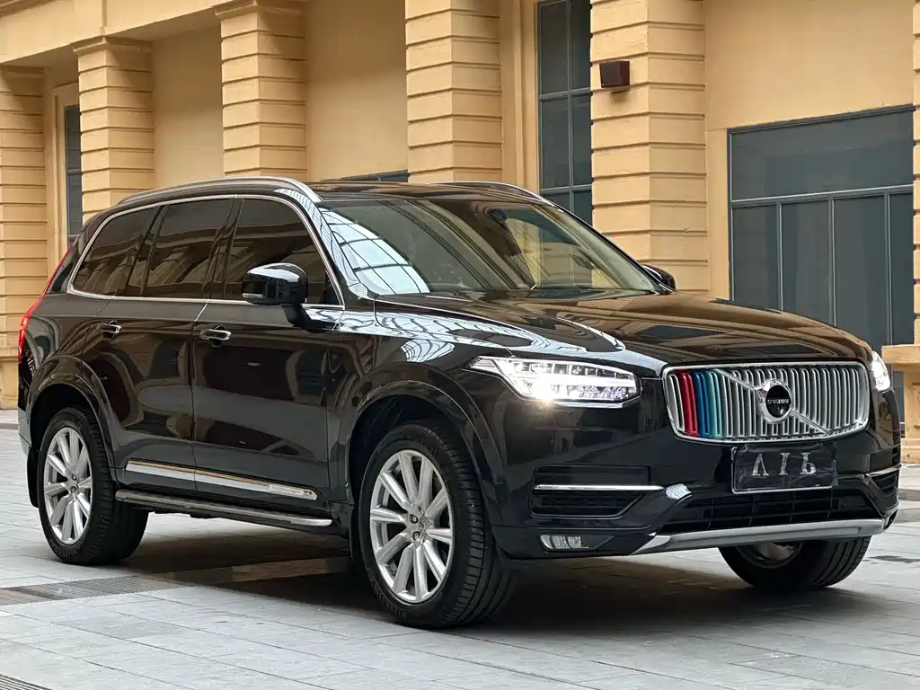Volvo XC90 — фото 3