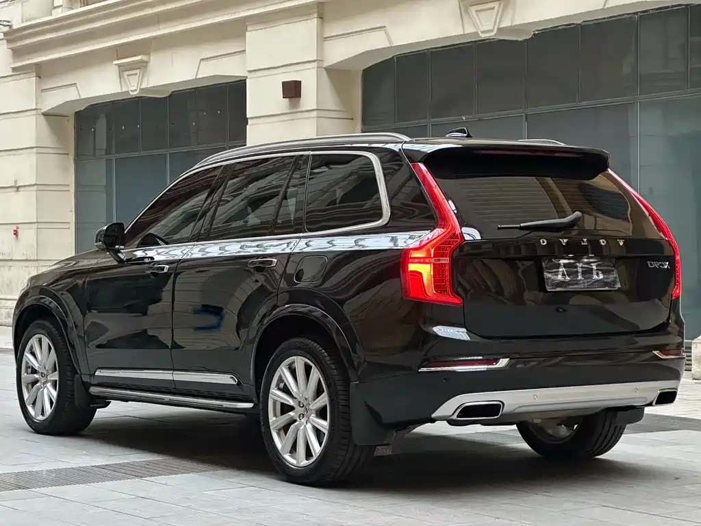 Volvo XC90 — фото 7