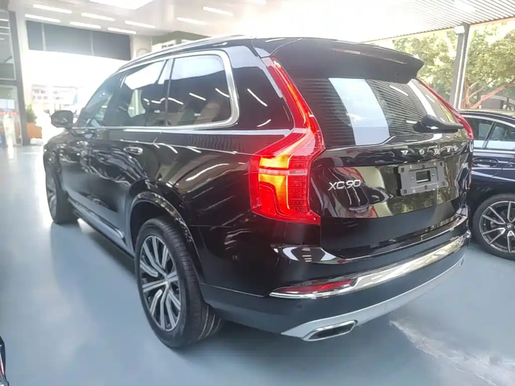Volvo XC90 — фото 5