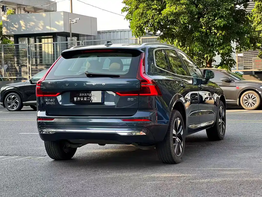 Volvo XC60 — фото 4