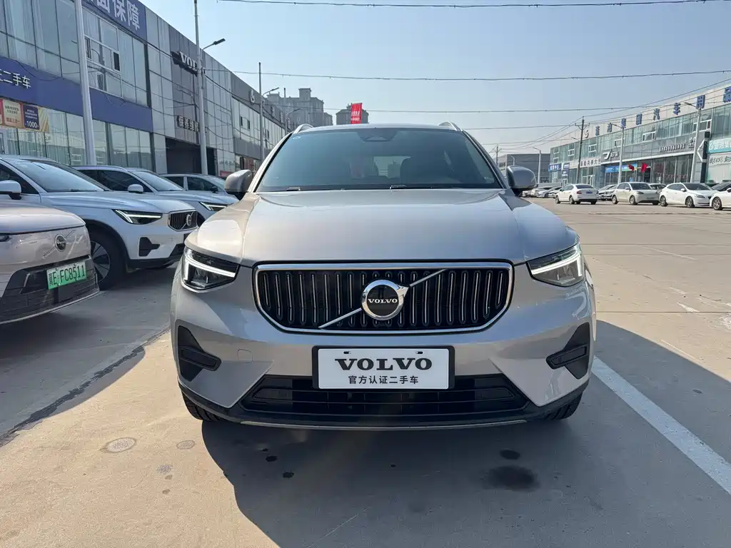 Volvo XC40 — фото 2