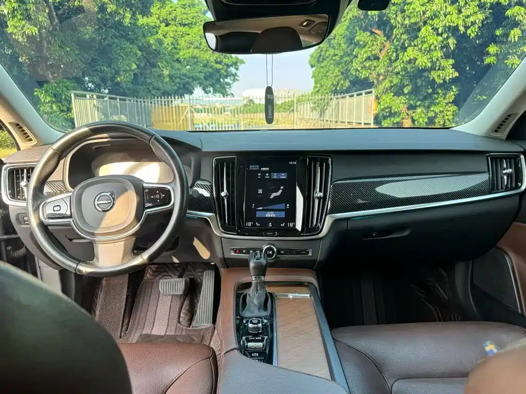 Volvo S90 — фото 4