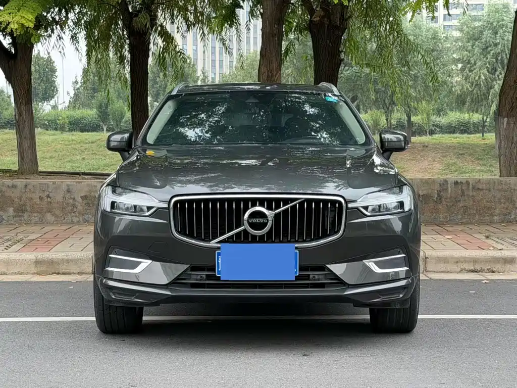 Volvo XC60 — фото 2