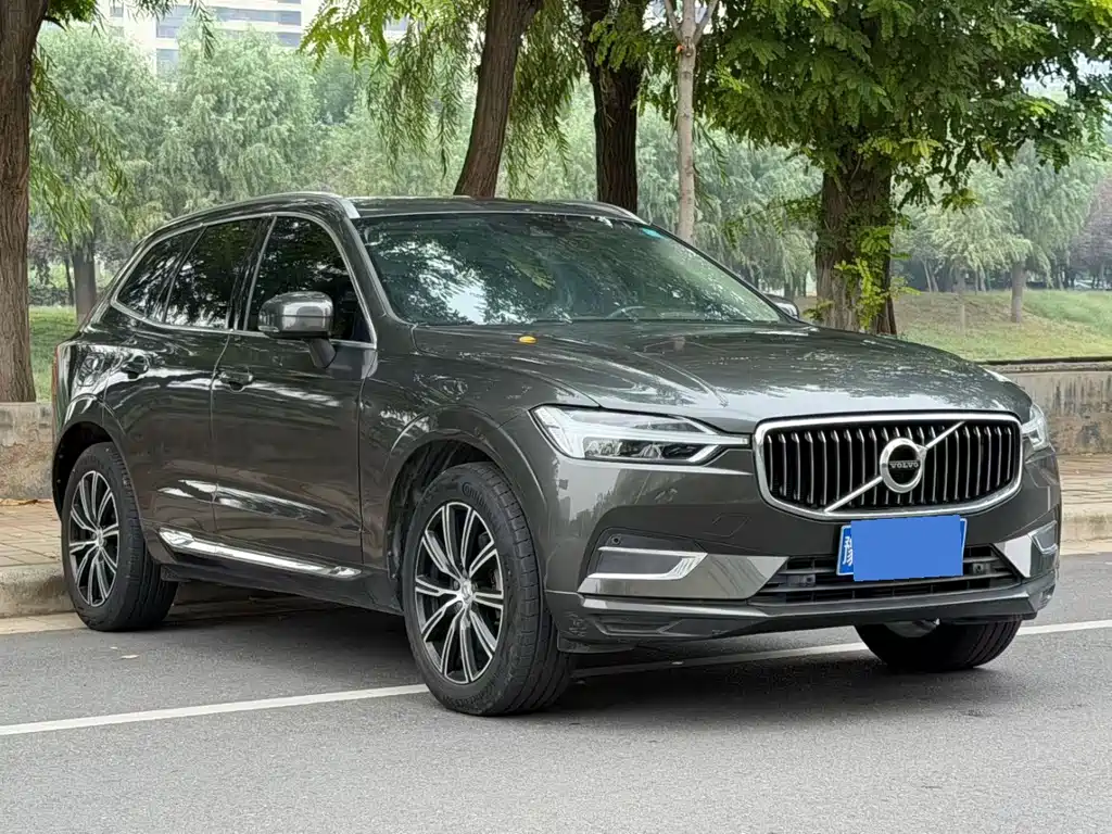 Volvo XC60 — фото 3