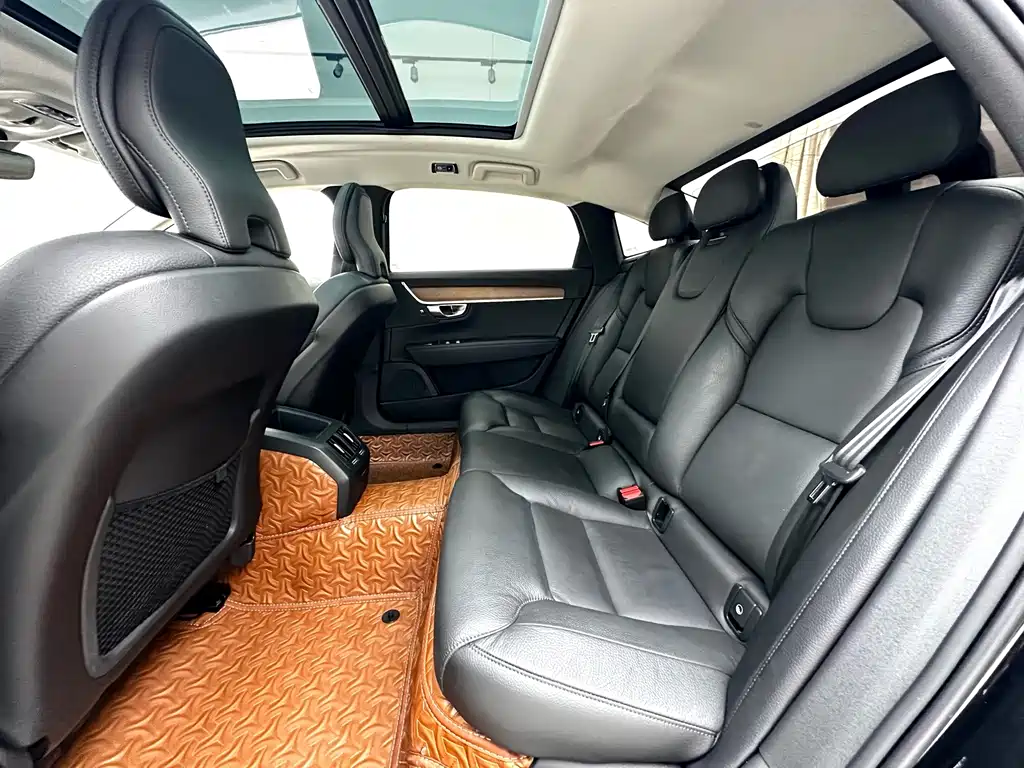 Volvo S90 — фото 11