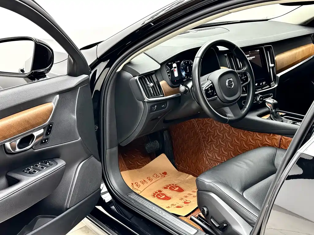 Volvo S90 — фото 3