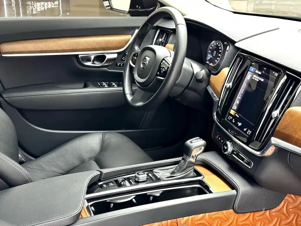 Volvo S90 — фото 8