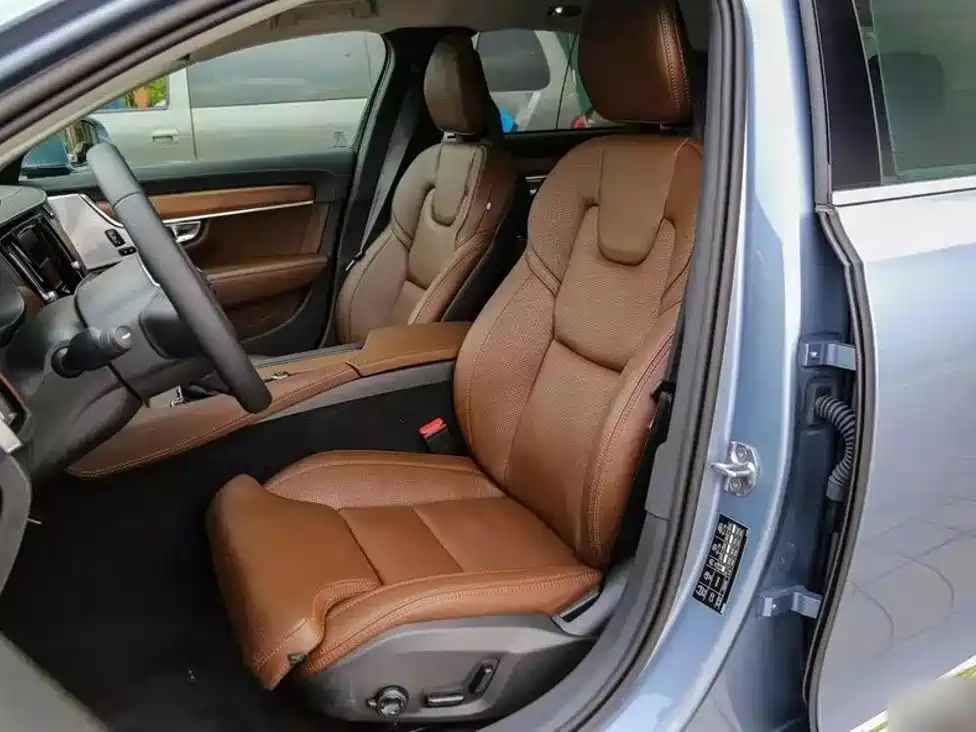 Volvo S90 — фото 14