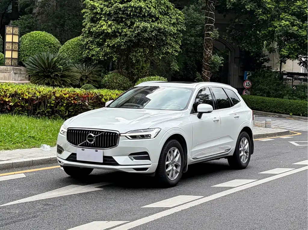 Volvo XC60 — фото 2