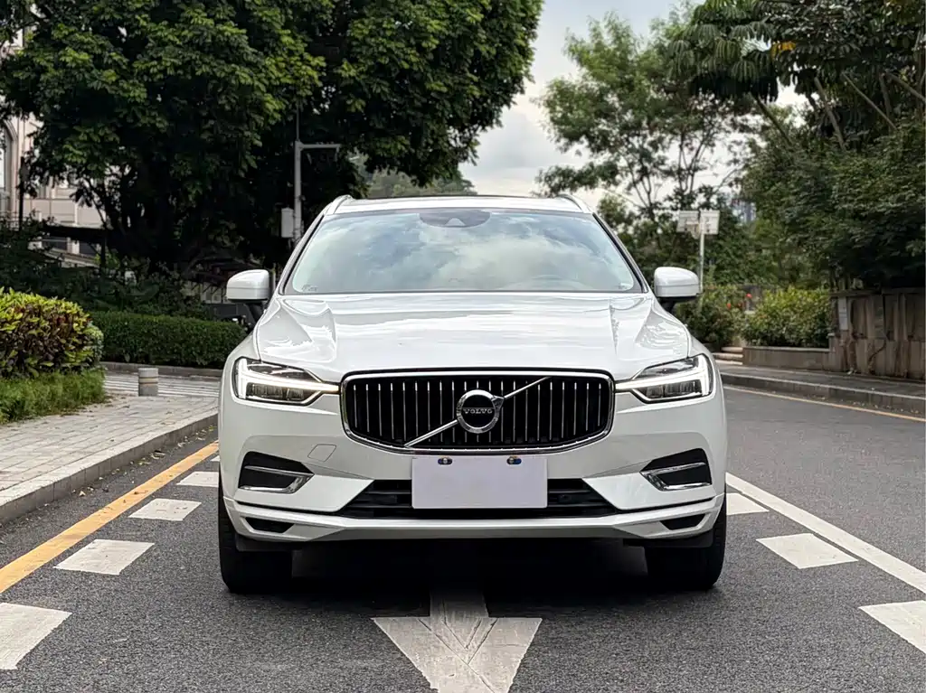 Volvo XC60 — фото 3