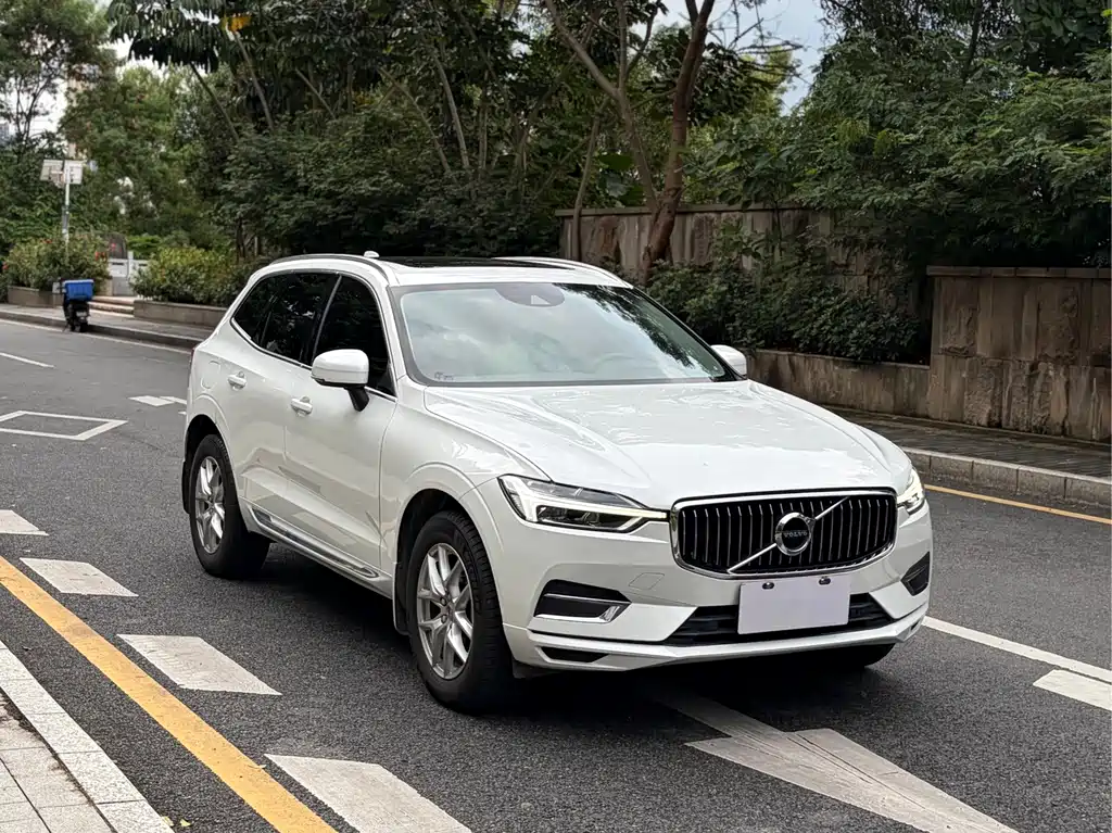 Volvo XC60 — фото 4