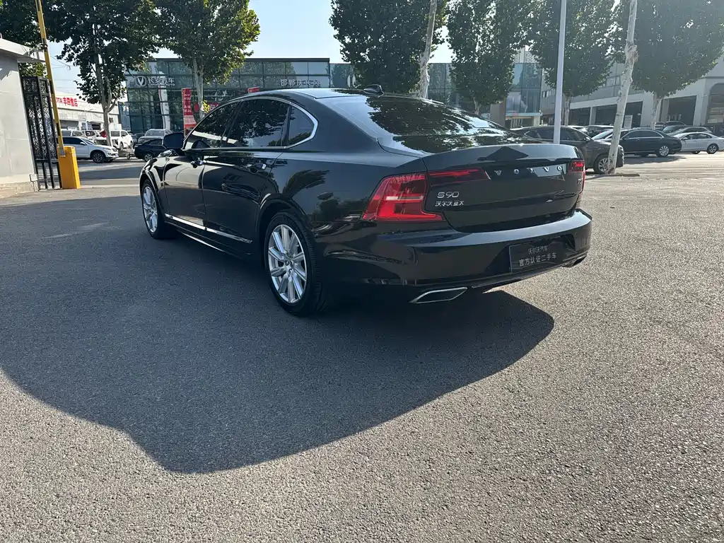 Volvo S90 — фото 9