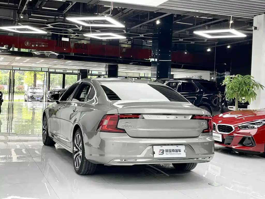Volvo S90 — фото 10