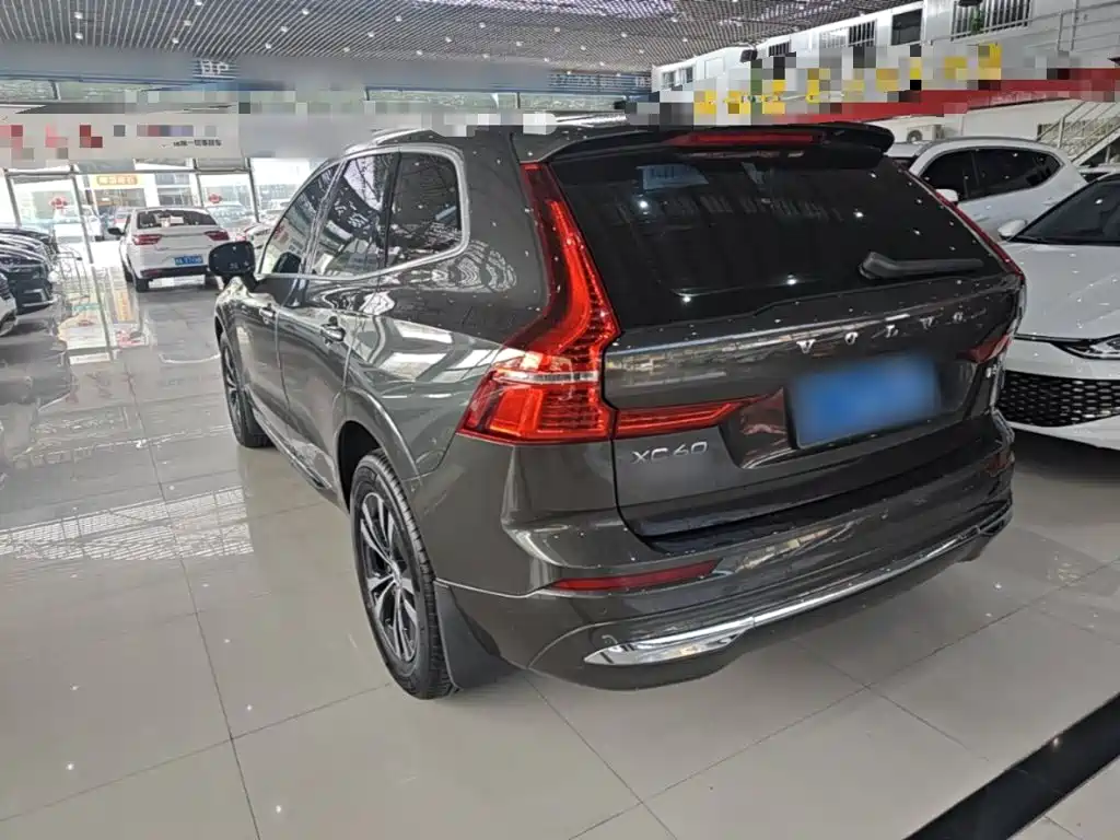 Volvo XC60 — фото 5