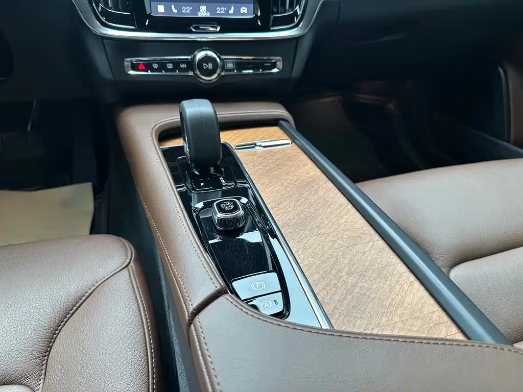 Volvo S90 — фото 13