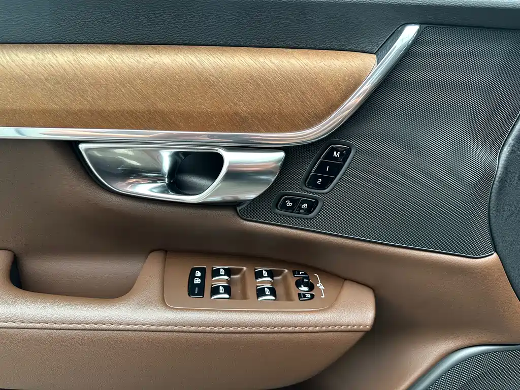 Volvo S90 — фото 15