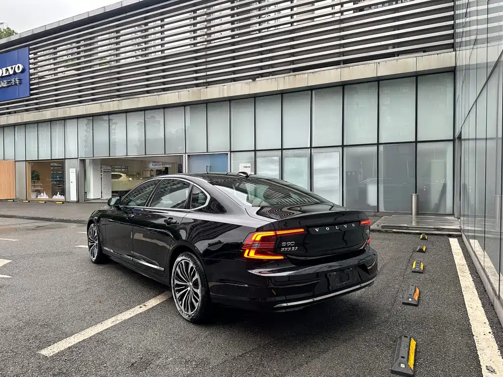Volvo S90 — фото 6