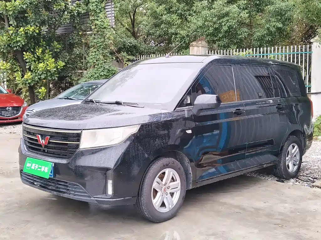 Wuling Hongguang PLUS — фото 2