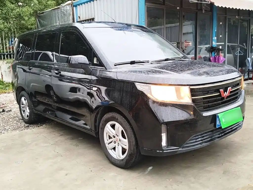 Wuling Hongguang PLUS — фото 4