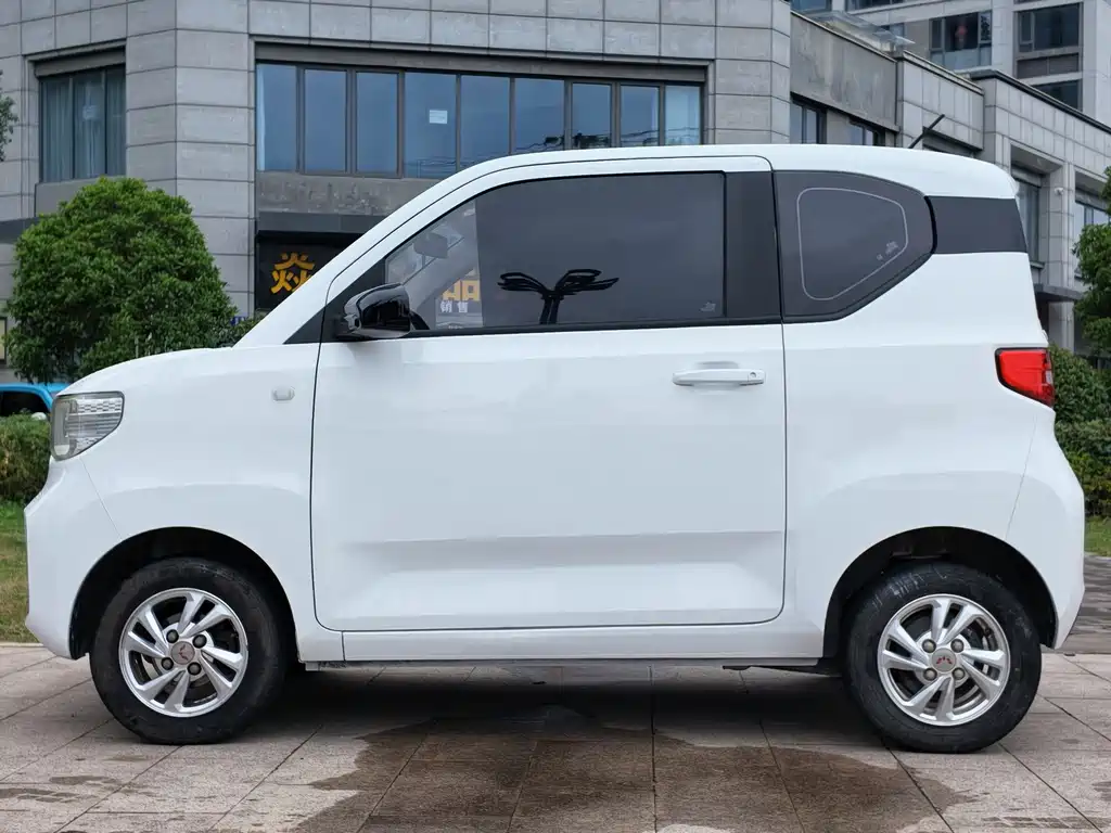 Wuling MINIEV — фото 3